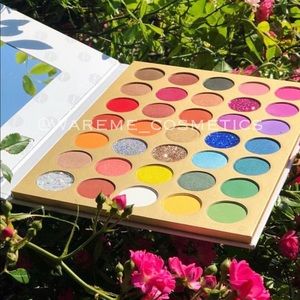 eye shadow palette